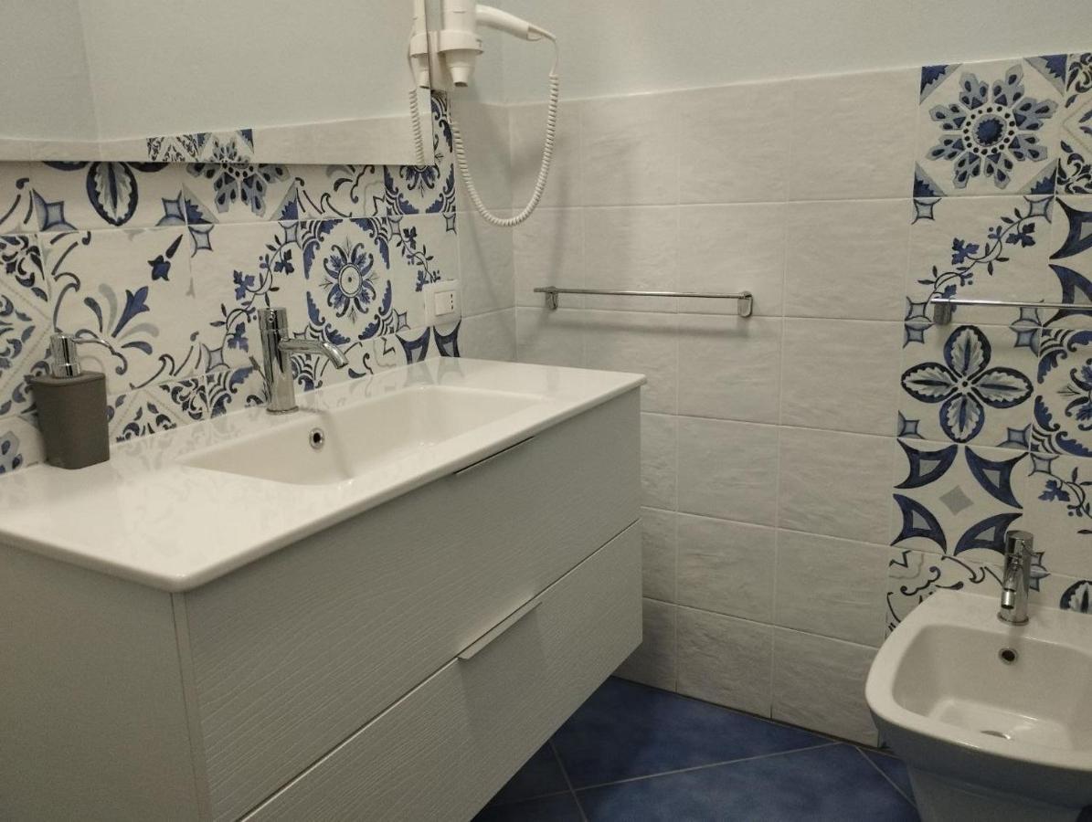 זמברונה Hotel La Giara מראה חיצוני תמונה