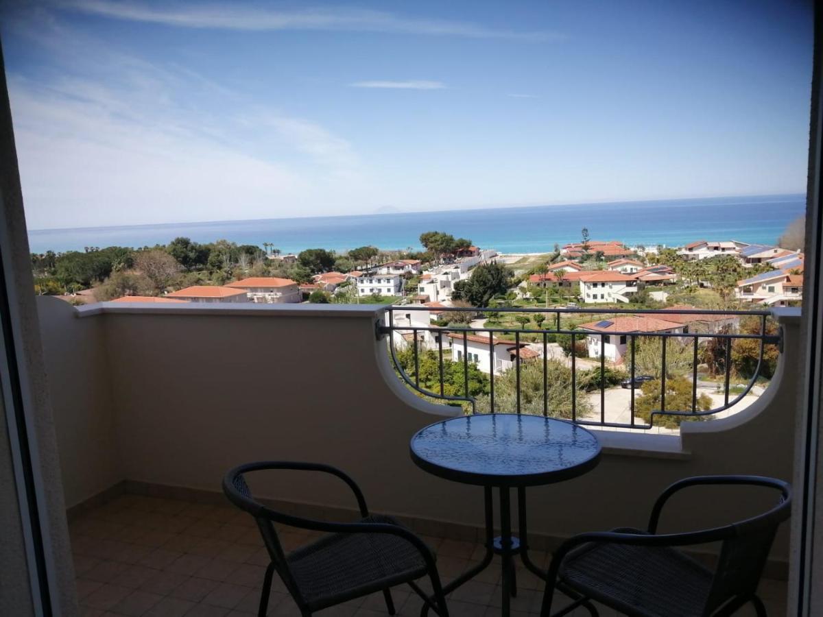 זמברונה Hotel La Giara מראה חיצוני תמונה